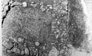 Pavimento a ciottoli da Tirinto (da SALZMANN 1982, https://mosaicodiciottoli.wordpress.com)